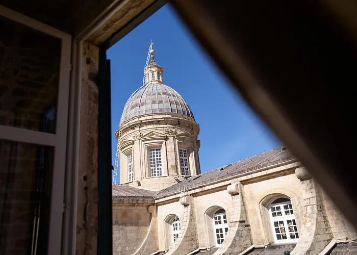 Saraca Palace By Duhomes *